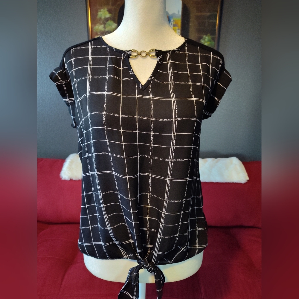 Black and White BCX blouse, Size XSmall